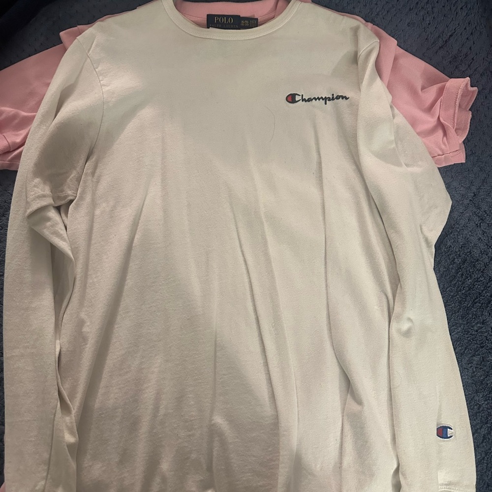 CHAMPION LONG SLEEVE. SIZE LARGE. COLOR WHITE